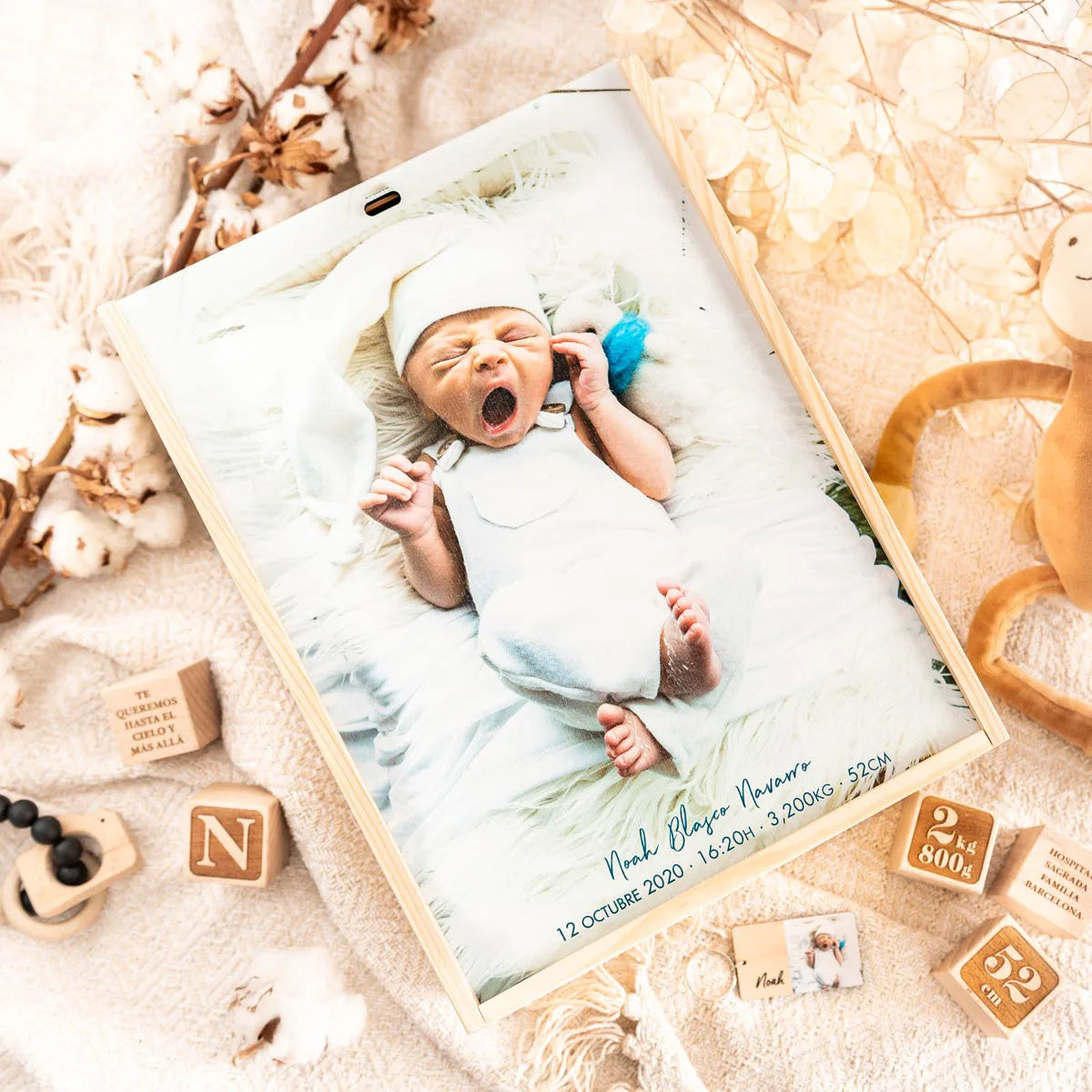 Birth box with photo in wood