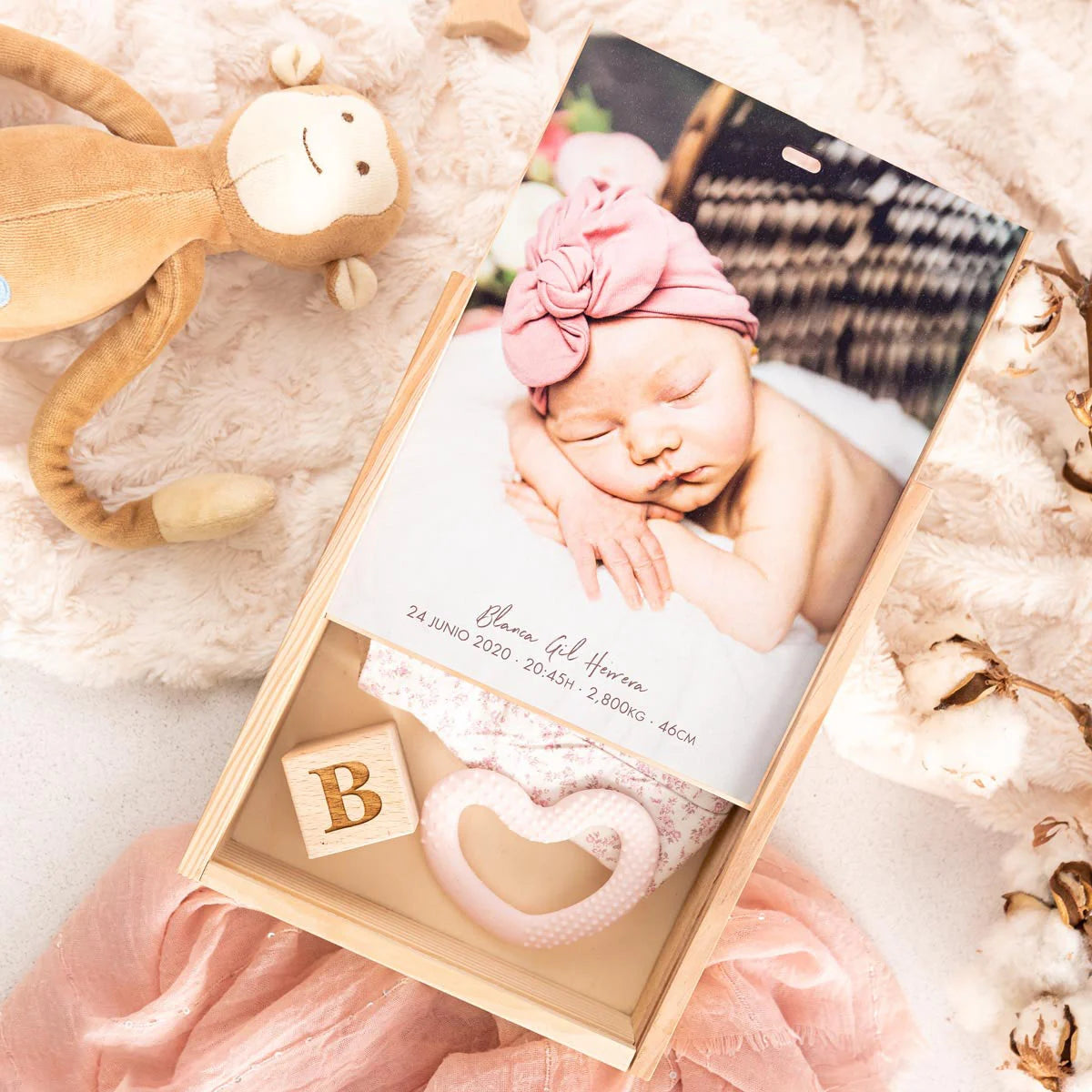 Birth box with photo in wood