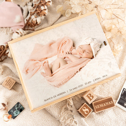 Birth box with photo in wood