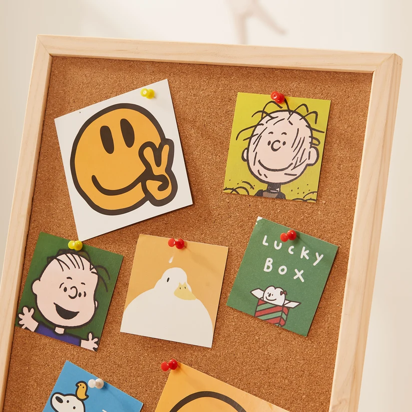 Tabletop Art & Memo Station
